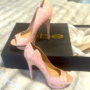 Bebe shoes Style Farah color Misty Rose size 7.5 new never used really cute
